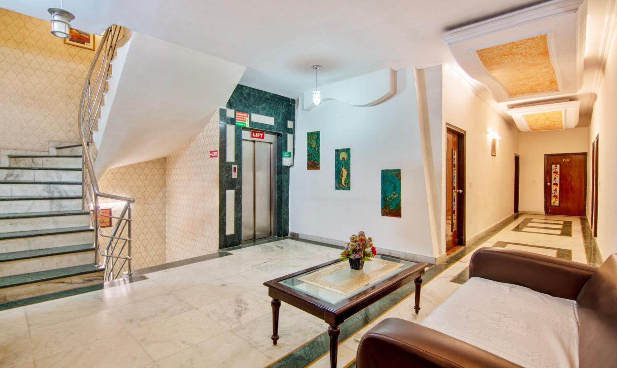 Treebo Paras International Delhi  Ngoại thất bức ảnh