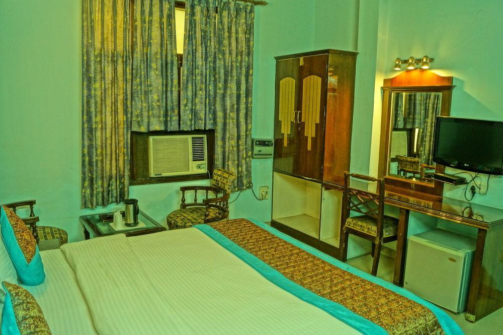 Treebo Paras International Delhi  Ngoại thất bức ảnh