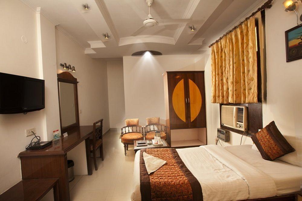 Treebo Paras International Delhi  Ngoại thất bức ảnh