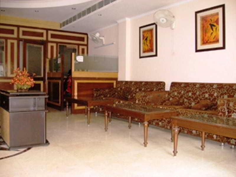 Treebo Paras International Delhi  Ngoại thất bức ảnh