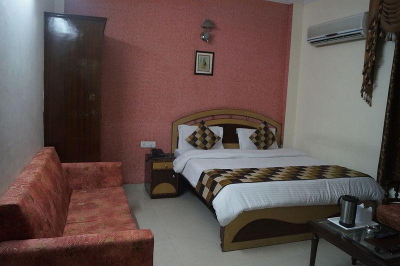 Treebo Paras International Delhi  Ngoại thất bức ảnh