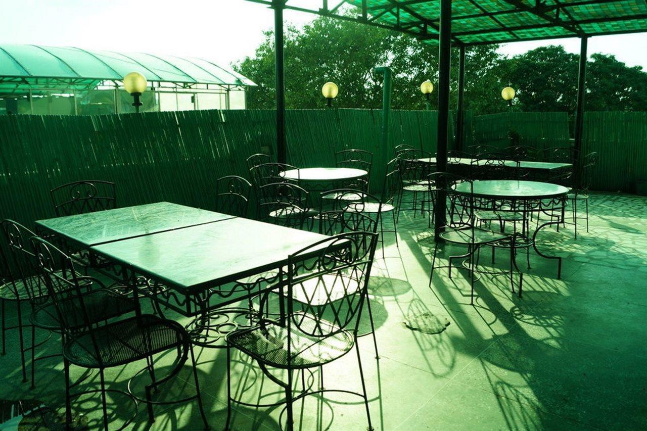 Treebo Paras International Delhi  Ngoại thất bức ảnh