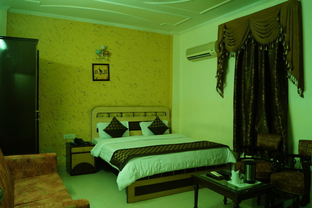 Treebo Paras International Delhi  Ngoại thất bức ảnh