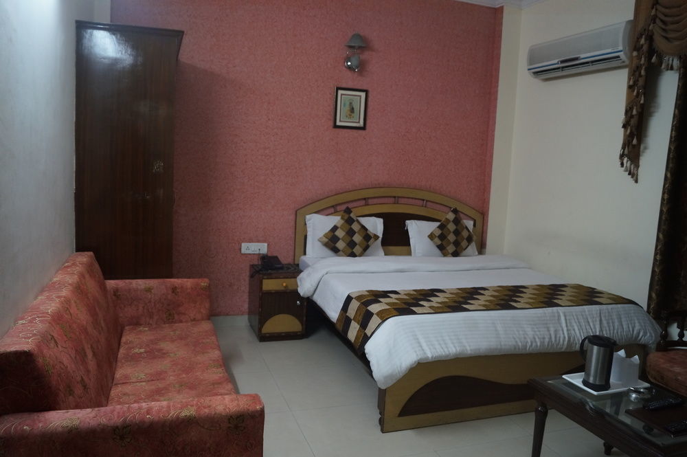 Treebo Paras International Delhi  Ngoại thất bức ảnh