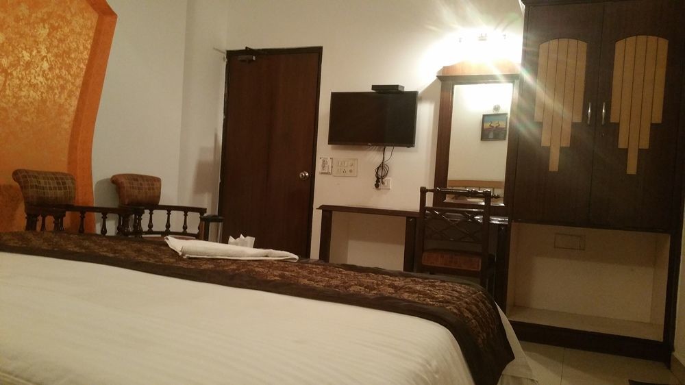 Treebo Paras International Delhi  Ngoại thất bức ảnh