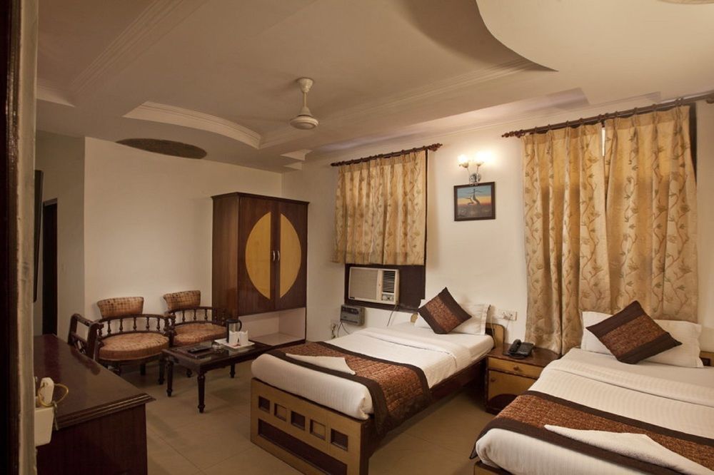 Treebo Paras International Delhi  Ngoại thất bức ảnh