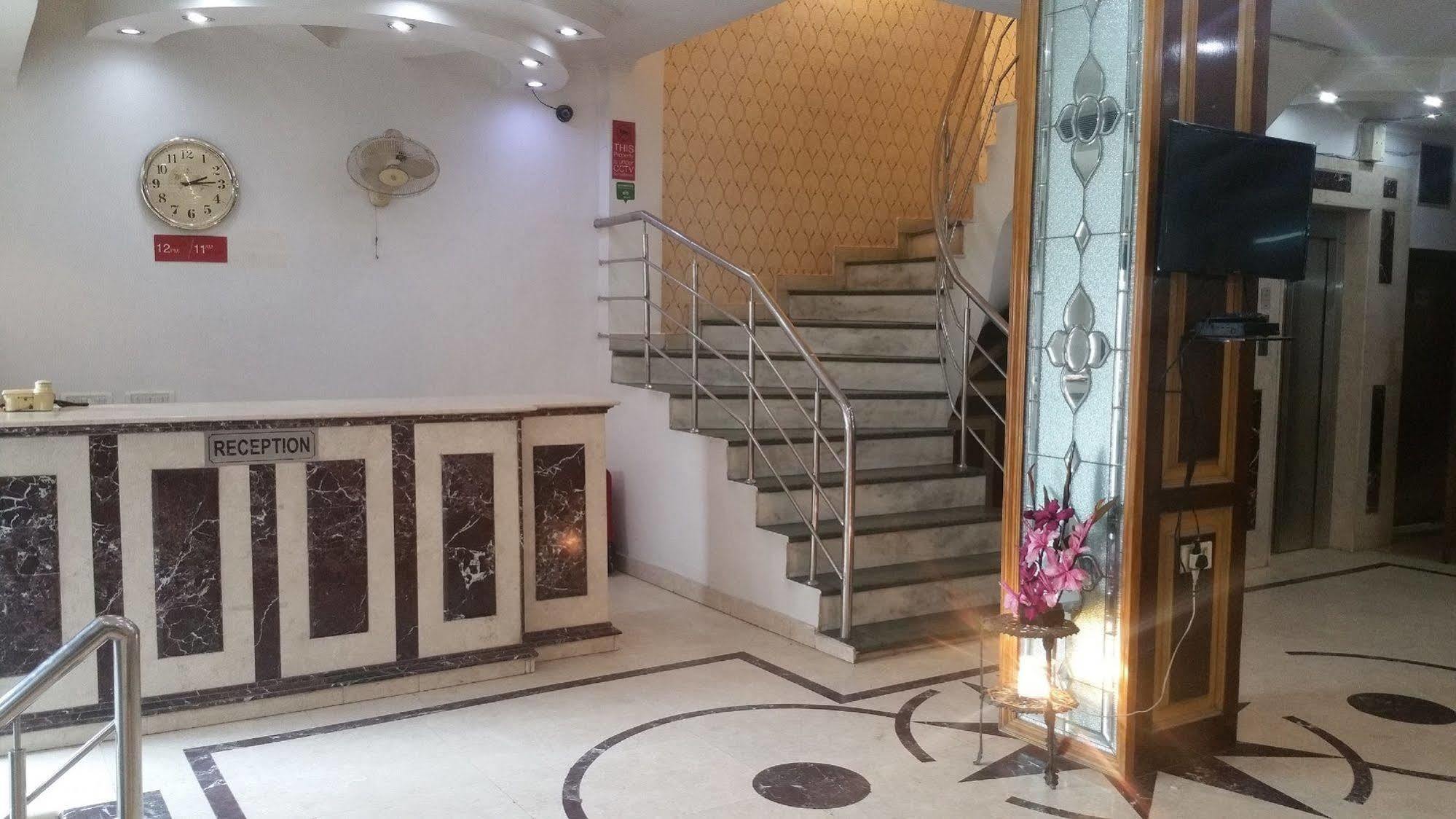 Treebo Paras International Delhi  Ngoại thất bức ảnh