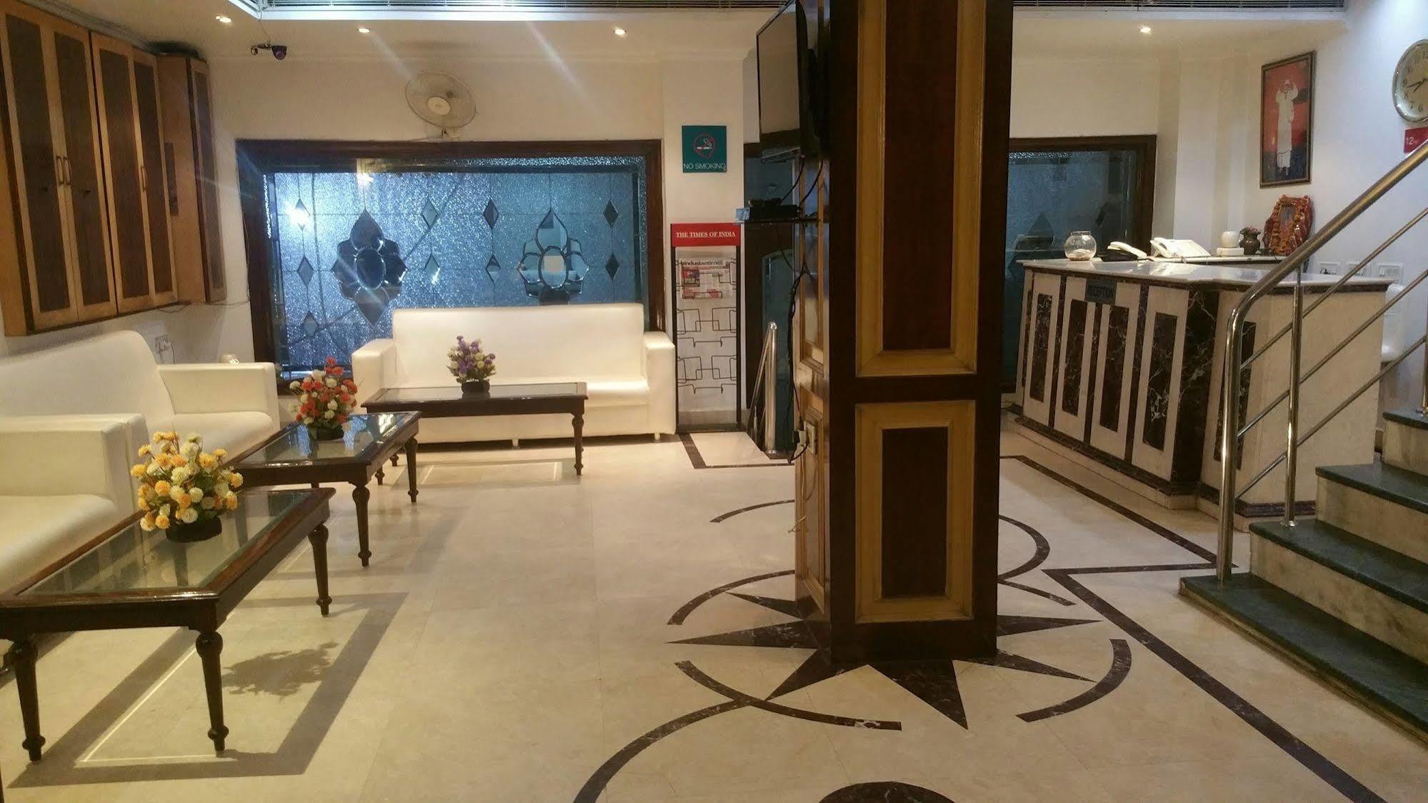 Treebo Paras International Delhi  Ngoại thất bức ảnh