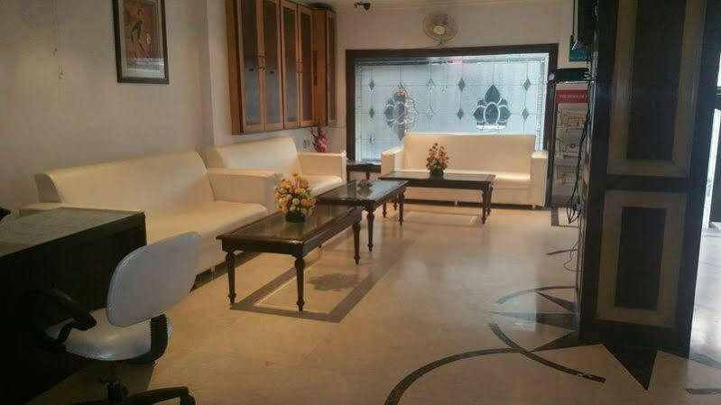 Treebo Paras International Delhi  Ngoại thất bức ảnh
