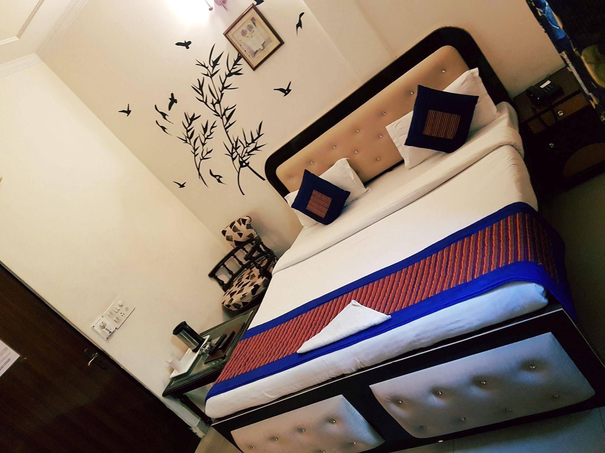 Treebo Paras International Delhi  Ngoại thất bức ảnh
