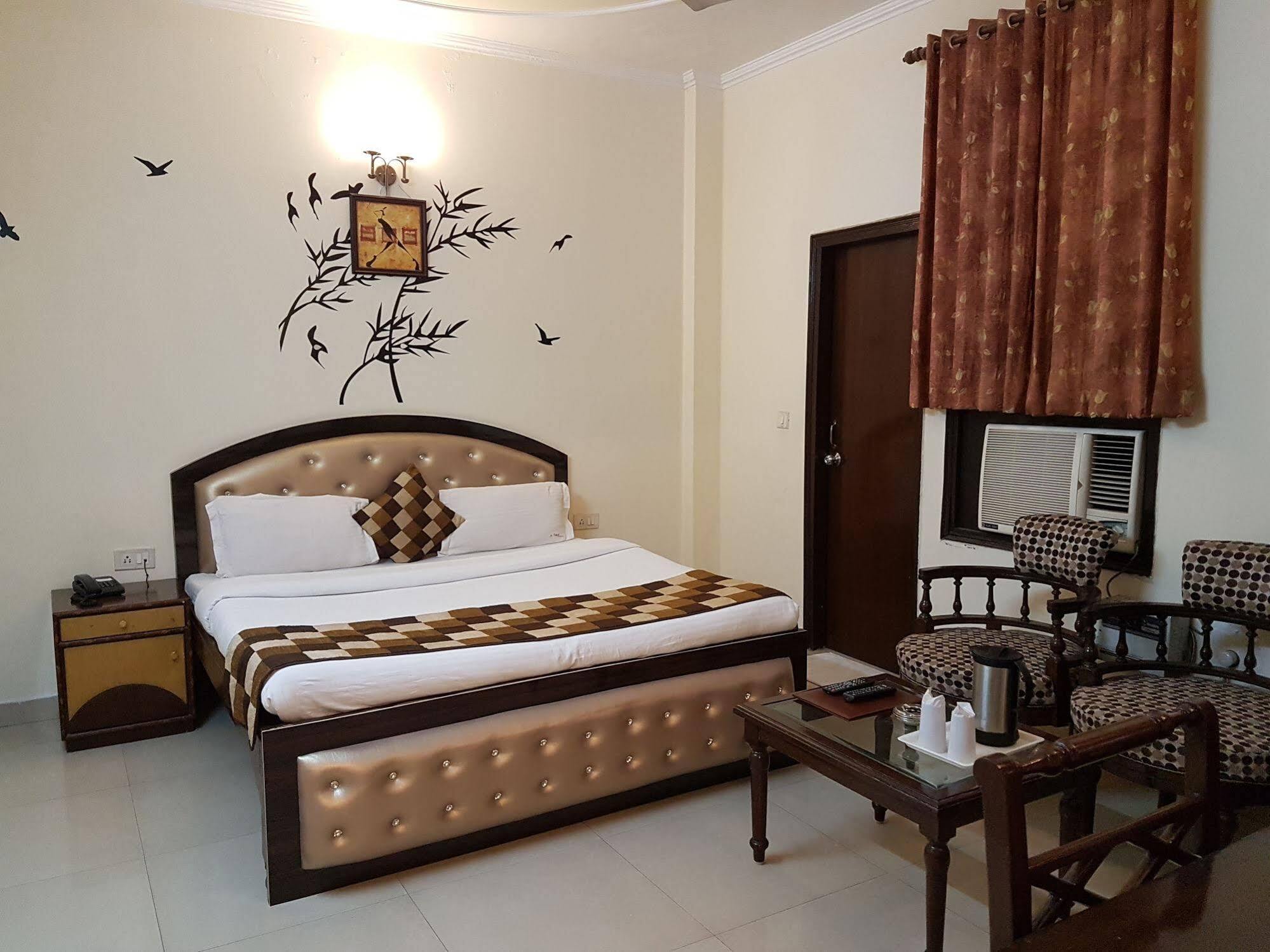 Treebo Paras International Delhi  Ngoại thất bức ảnh